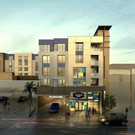 Hampton Inn & Suites Los Angeles - Glendale Exterior photo
