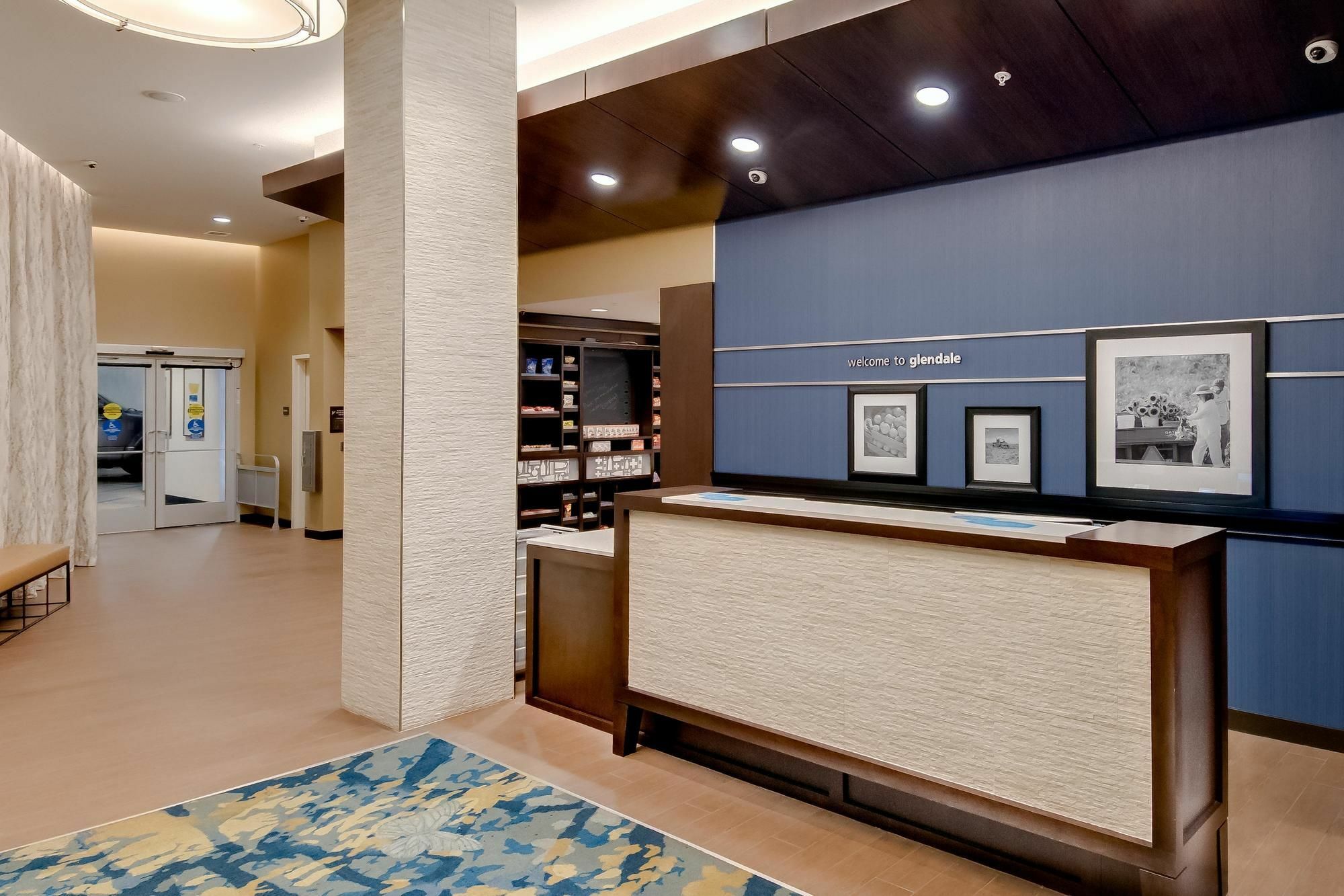 Hampton Inn & Suites Los Angeles - Glendale Exterior photo