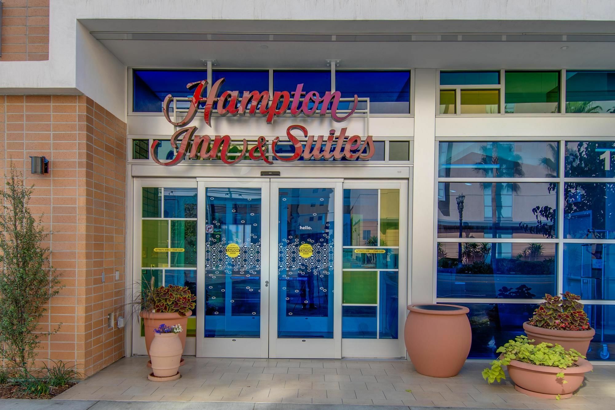 Hampton Inn & Suites Los Angeles - Glendale Exterior photo