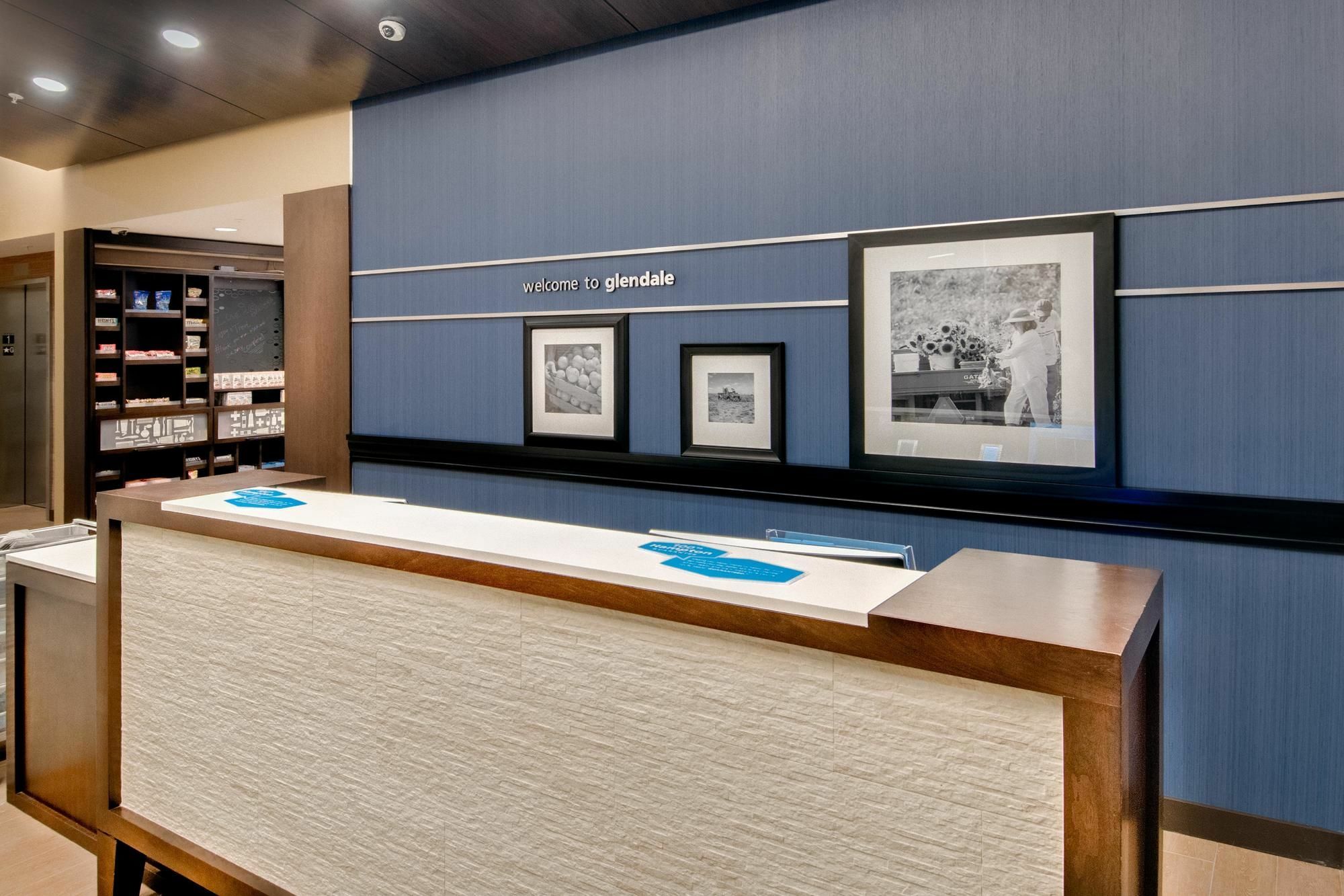 Hampton Inn & Suites Los Angeles - Glendale Exterior photo